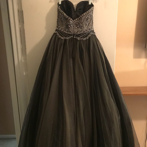 BLACK AND SILVER ENVIOUS COUTURE PROM DRESS SIZE 2 - Picture 2 of 5